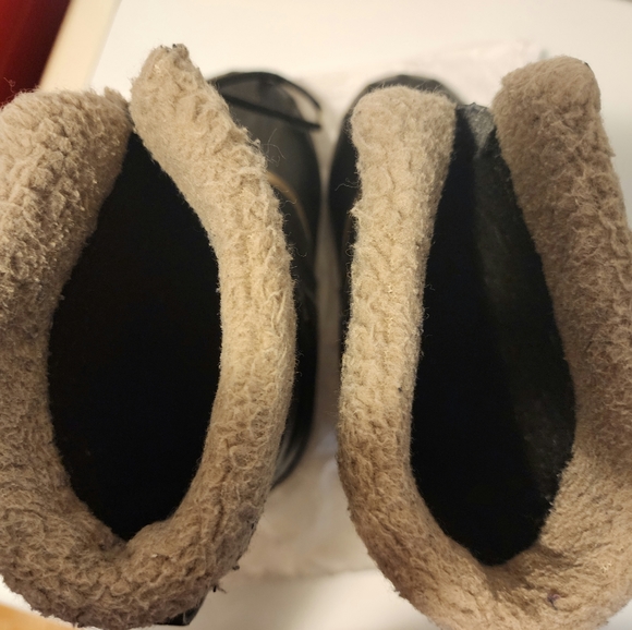 Sorel Winter Boots (Youth Size 5) - Picture 8 of 9